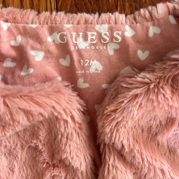 5/$15 Guess 12m faux fur vest for toddlers - Picture 2 of 2